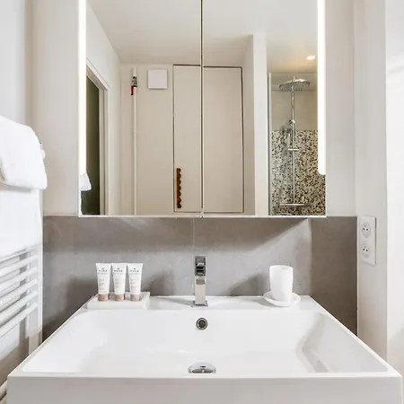 Loft With Terrace Jacuzzi & Lift Near Invalides Paris